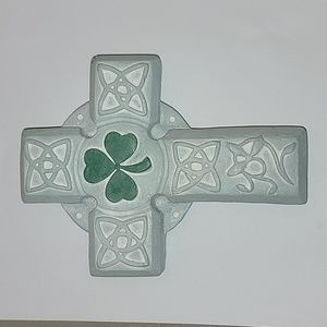 Isabel Bloom Celtic Irish Shamrock Cross 2009